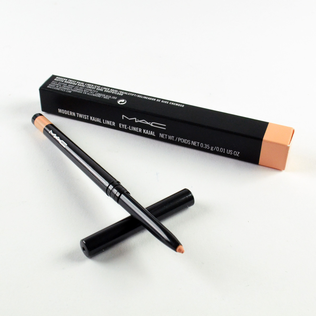 Chì kẻ mí mắt Mac Modern Twist Kajal Liner MXJL