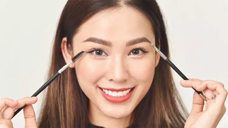 Điều chỉnh các bước trang điểm tại nhà
