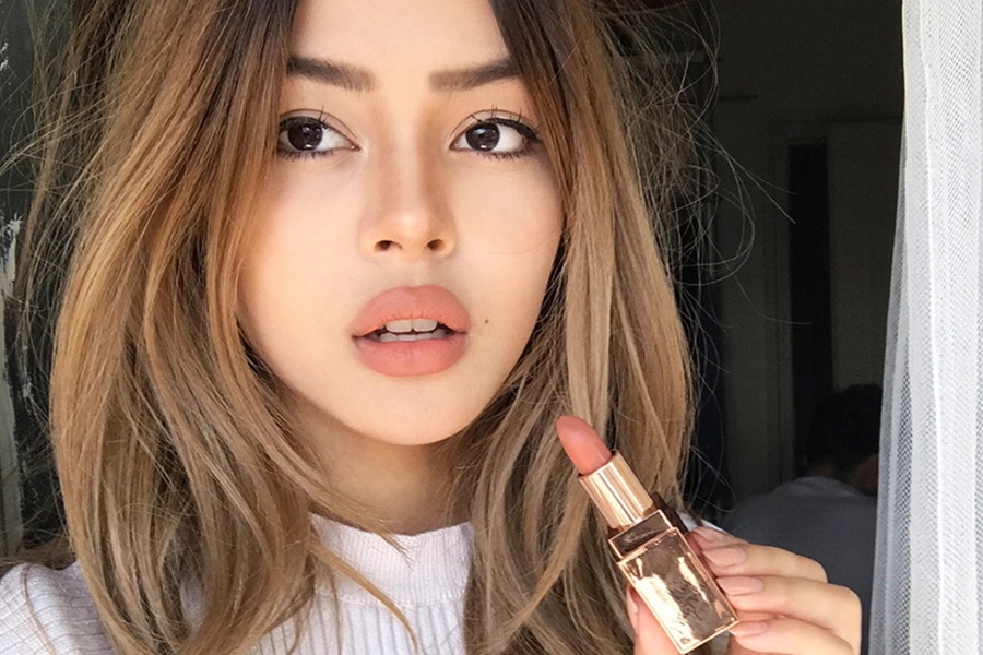 Makeup tone nude tự nhiên